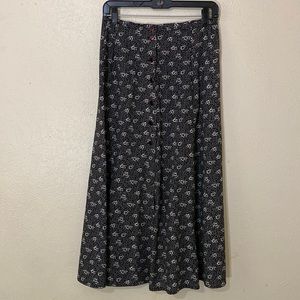 Paul Harris Black and White Flower Print Maxi Skirt. Medium.